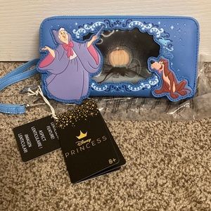 Loungefly Zip Around Wristlet Wallet Cinderella New w/tags Lenticular Feature